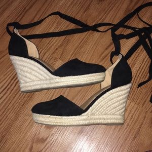Black Tie Wedges - Size 9W